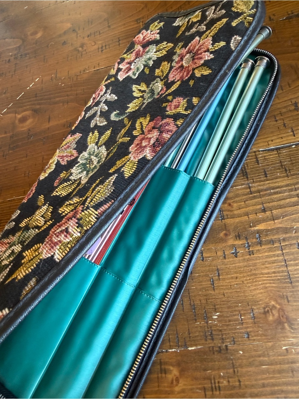 Vintage Aluminum Knitting Needle Set in Floral Tapestry Zip Case Granny